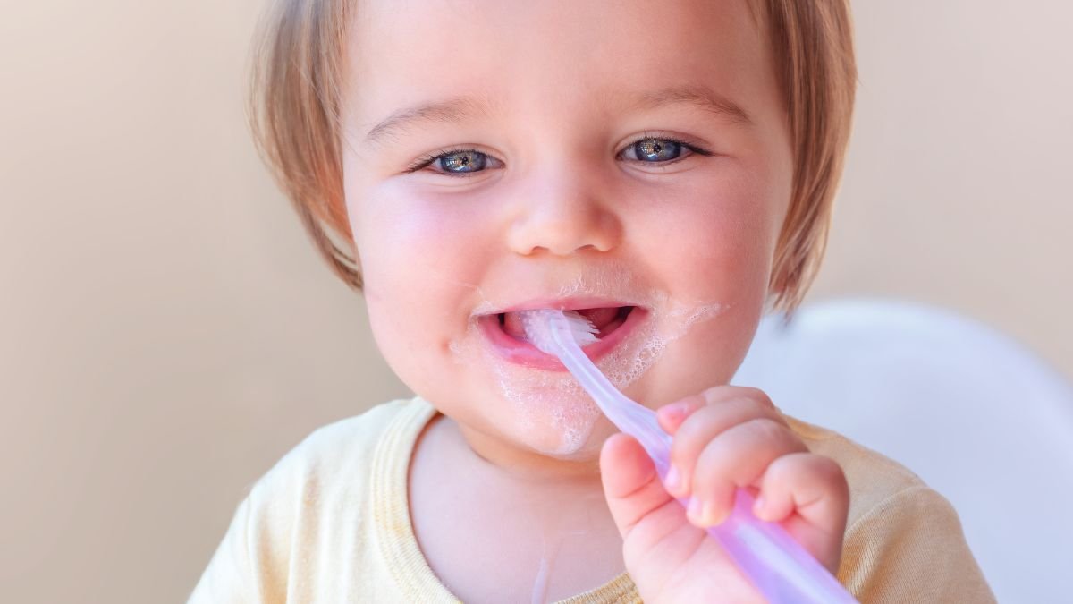 Higiene Oral e Corporal de Bebês e Crianças: Cuidados Essenciais para um Desenvolvimento Saudável