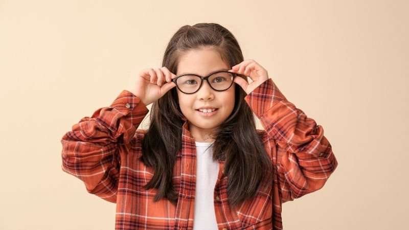 👶👓 Miopia em Crianças: Como Identificar e Evitar a Progressão