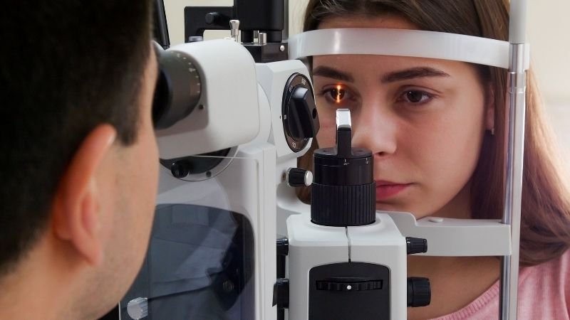 Exames Oculares que Detectam Danos da Hipertensão e Protegem a Visão